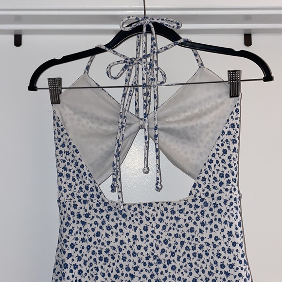 Le Lis Floral Dress - Picture 4 of 5